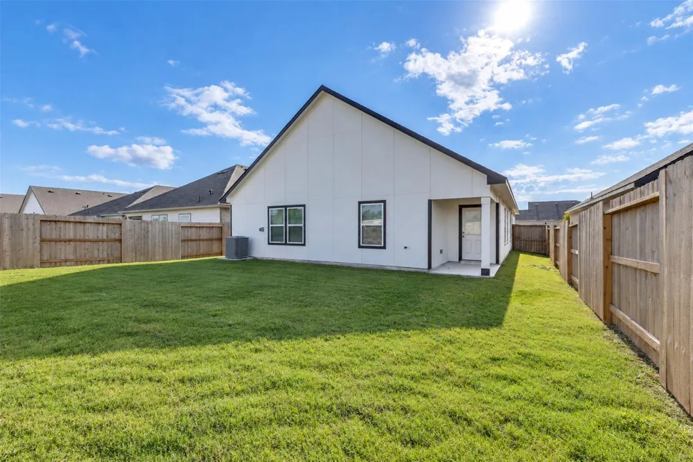 3206 Emerald Hills Drive Angleton, TX 77515