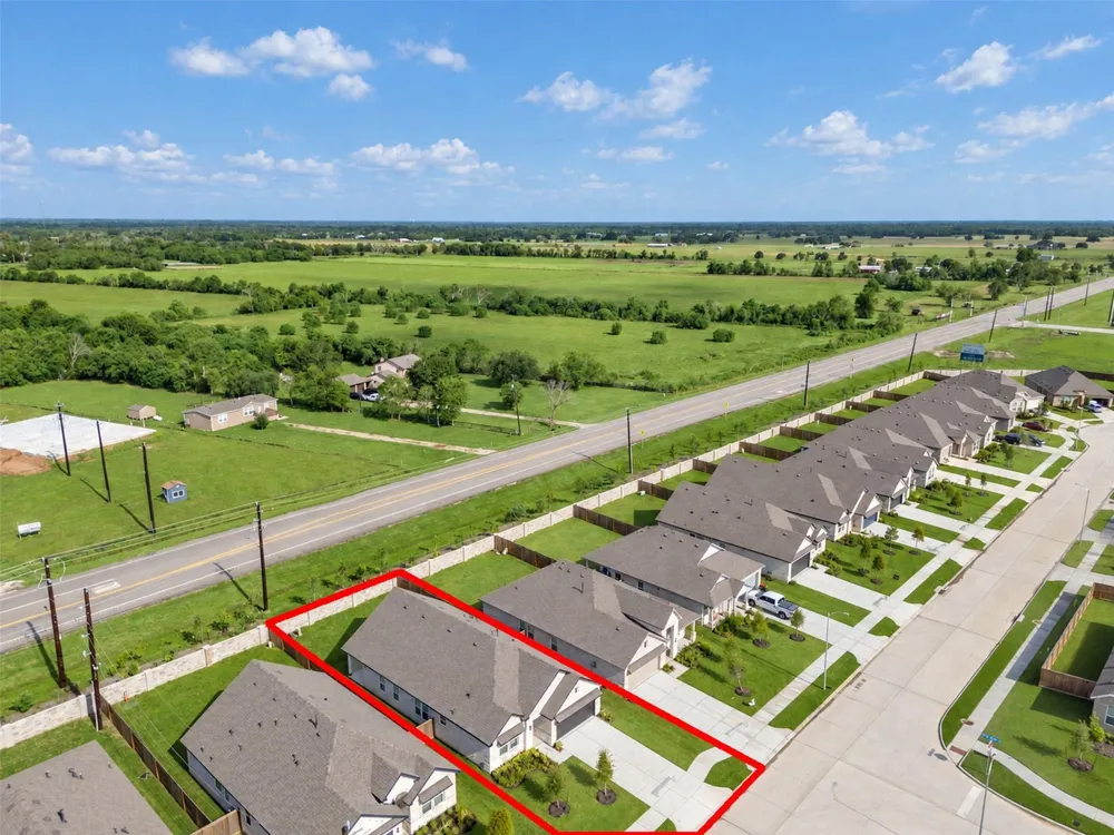 3206 Emerald Hills Drive Angleton, TX 77515