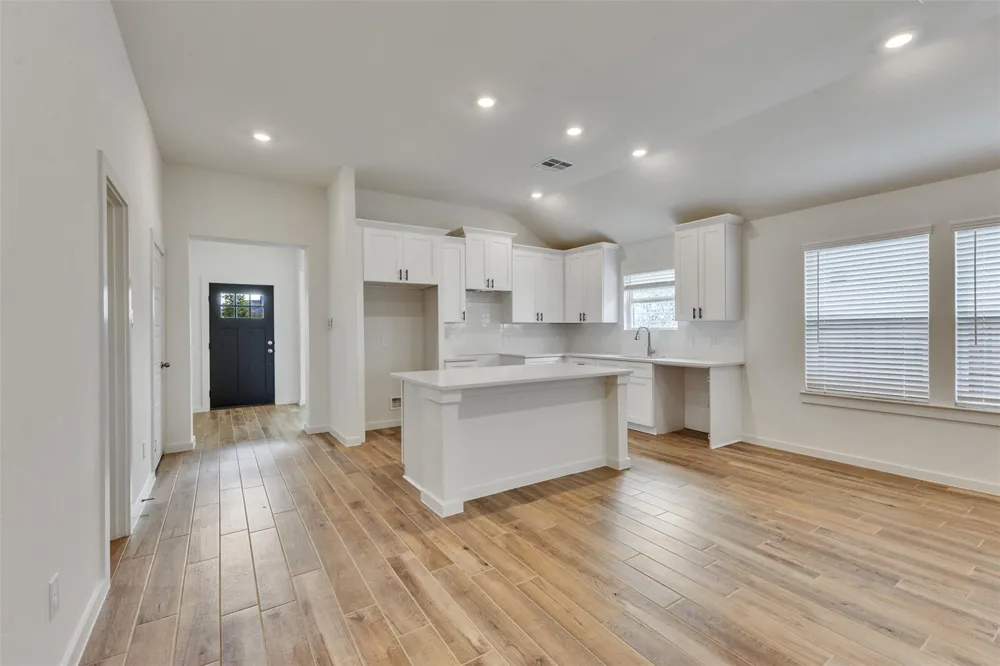 3206 Emerald Hills Drive Angleton, TX 77515