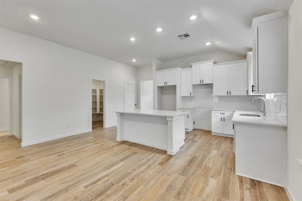 3206 Emerald Hills Drive Angleton, TX 77515