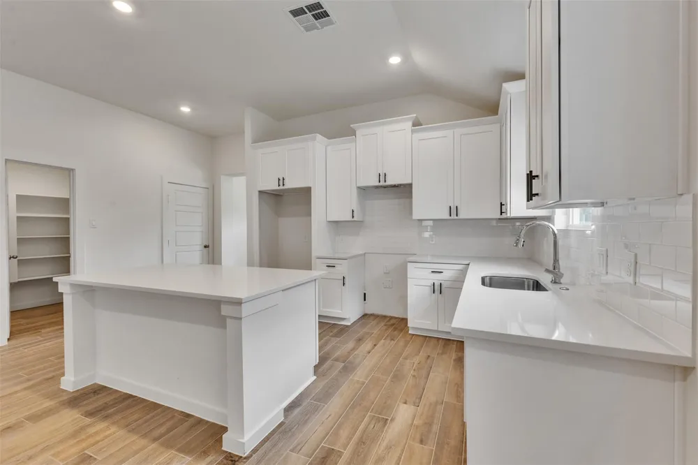 3206 Emerald Hills Drive Angleton, TX 77515