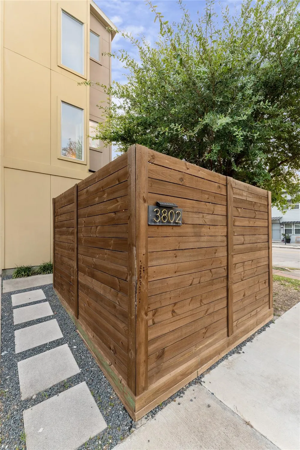 3802 Lovejoy Street Houston, TX 77003