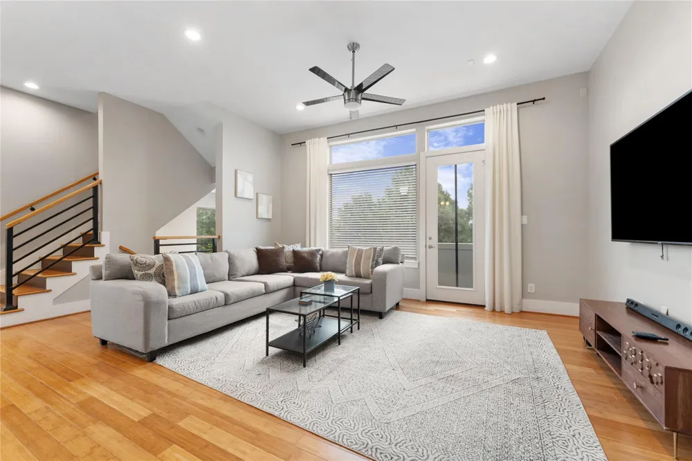 3802 Lovejoy Street Houston, TX 77003