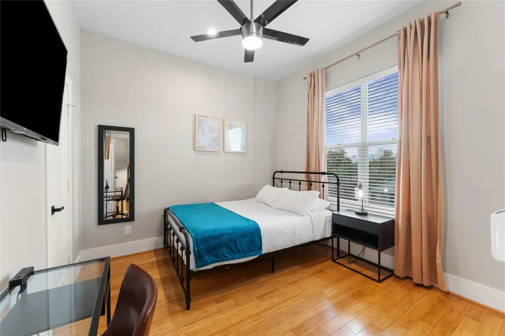 3802 Lovejoy Street Houston, TX 77003