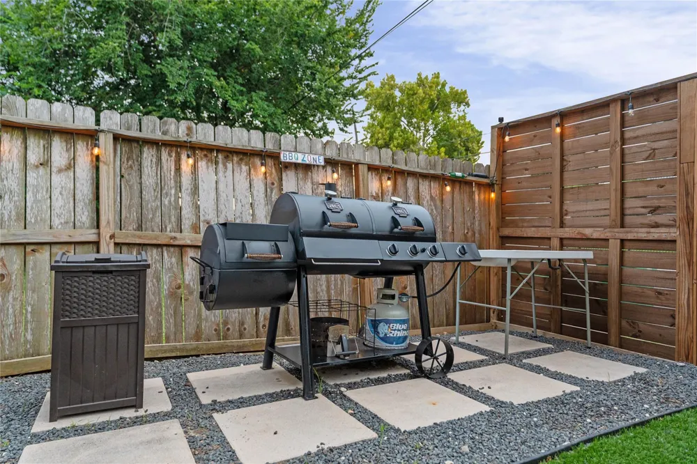 3802 Lovejoy Street Houston, TX 77003