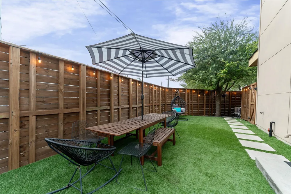 3802 Lovejoy Street Houston, TX 77003