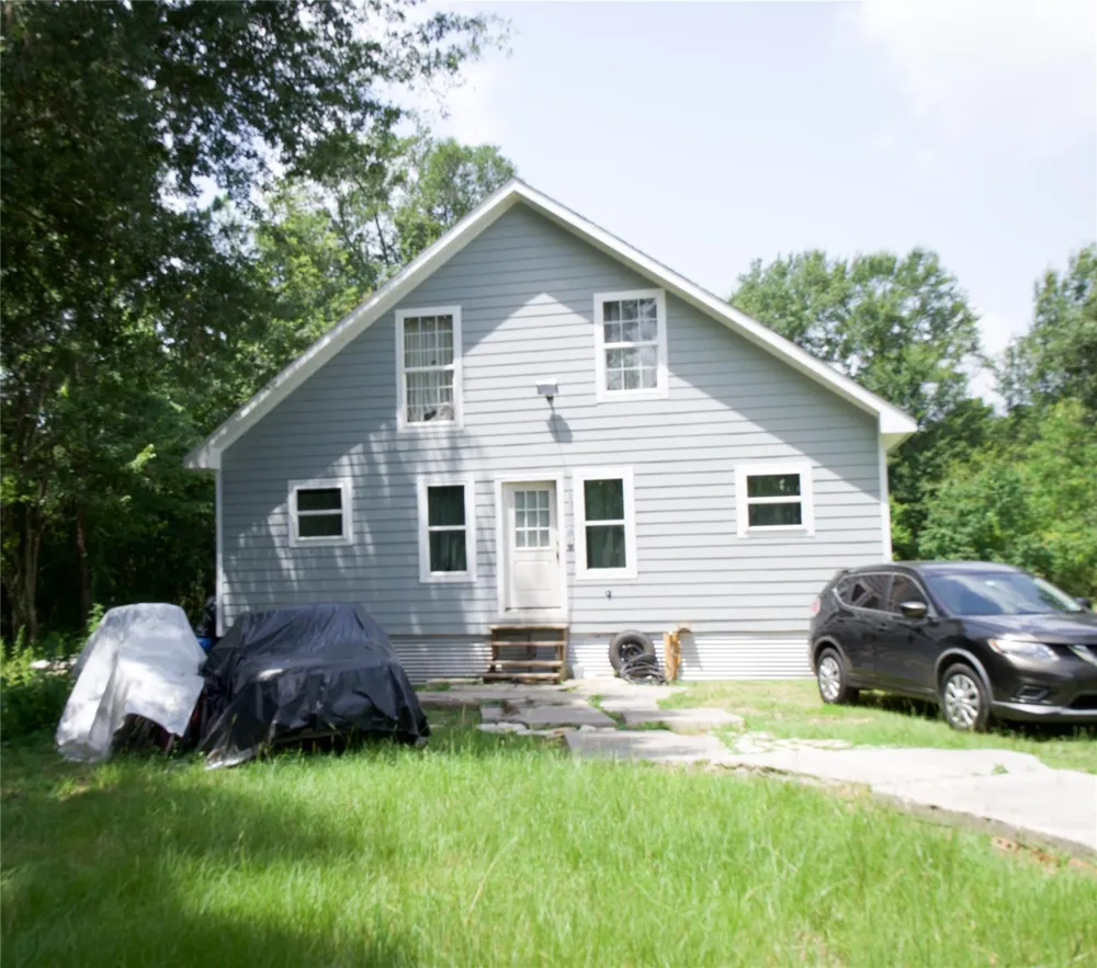 1313 County Road 5023 Cleveland, TX 77327