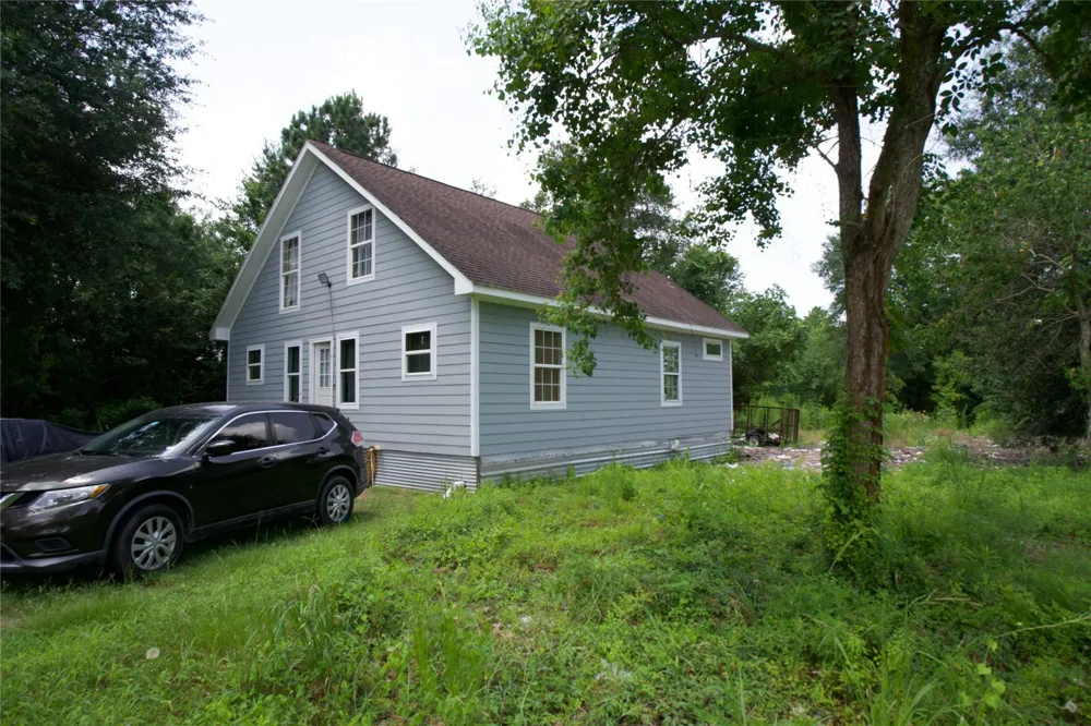 1313 County Road 5023 Cleveland, TX 77327