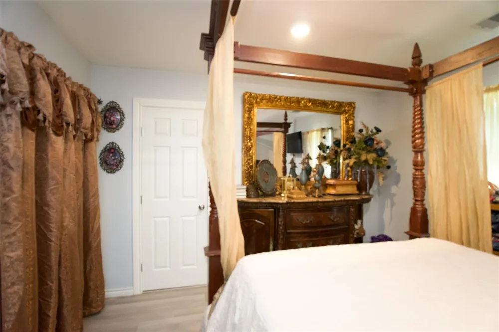 1313 County Road 5023 Cleveland, TX 77327