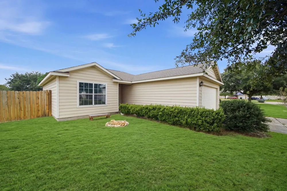 6834 Rambling Brook Lane Richmond, TX 77469
