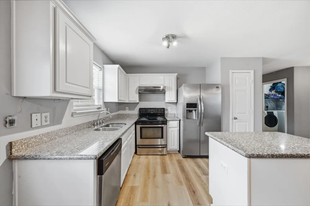 6834 Rambling Brook Lane Richmond, TX 77469