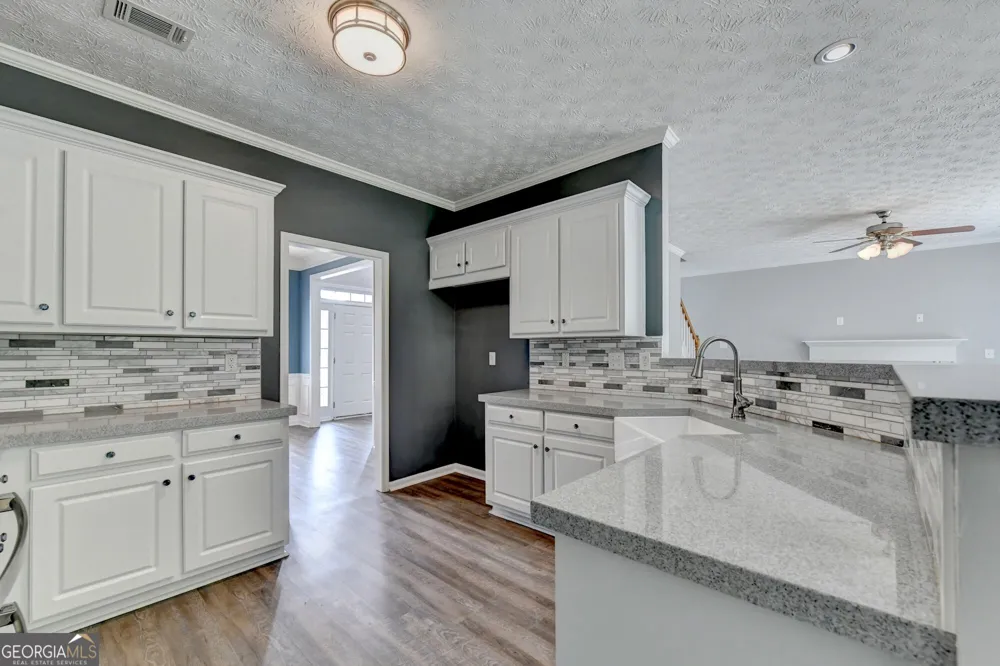 1813 Gold Finch WAY Lawrenceville, GA 30043