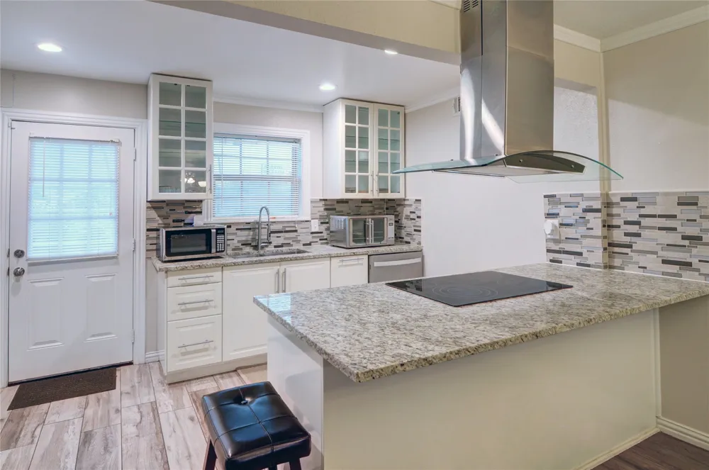 7931 Royal Lane #216 Dallas, TX 75230