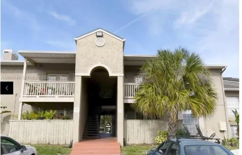 305 Wymore Rd #106