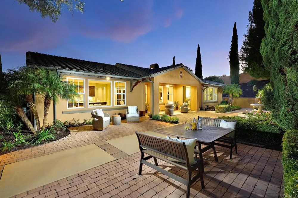 6936 SITIO CORDERO Carlsbad, CA 92009