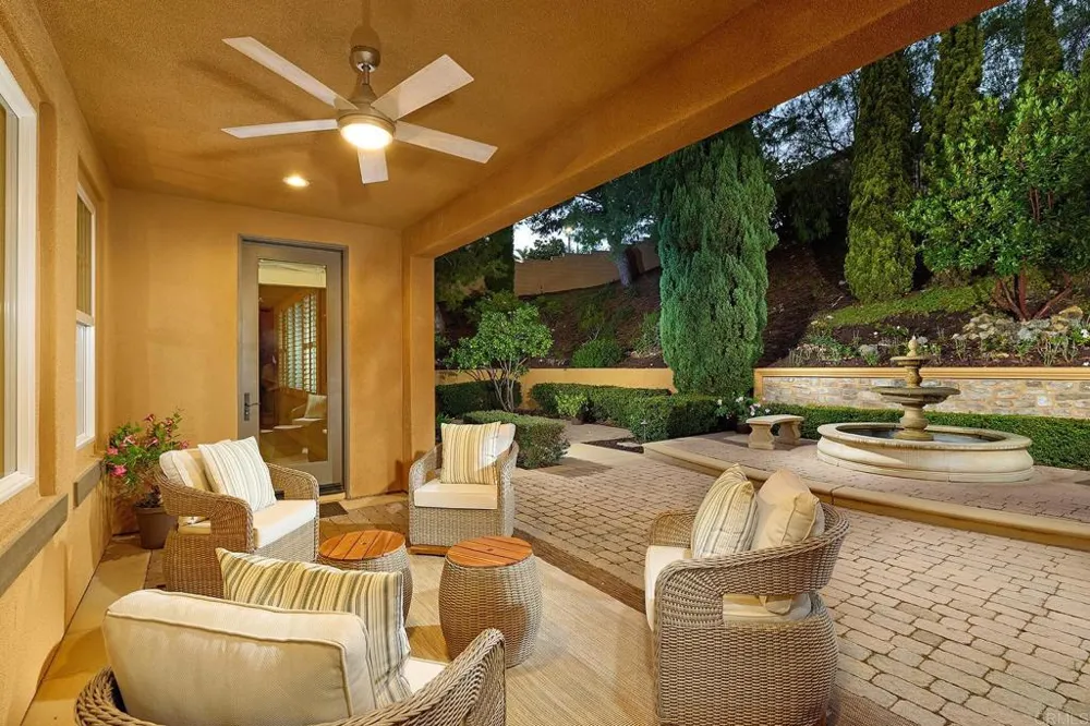 6936 SITIO CORDERO Carlsbad, CA 92009