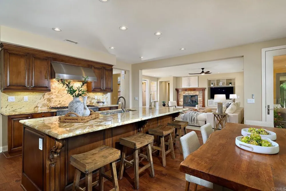 6936 SITIO CORDERO Carlsbad, CA 92009