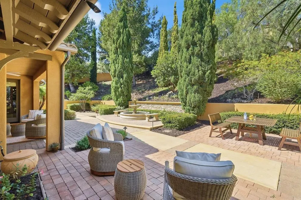 6936 SITIO CORDERO Carlsbad, CA 92009