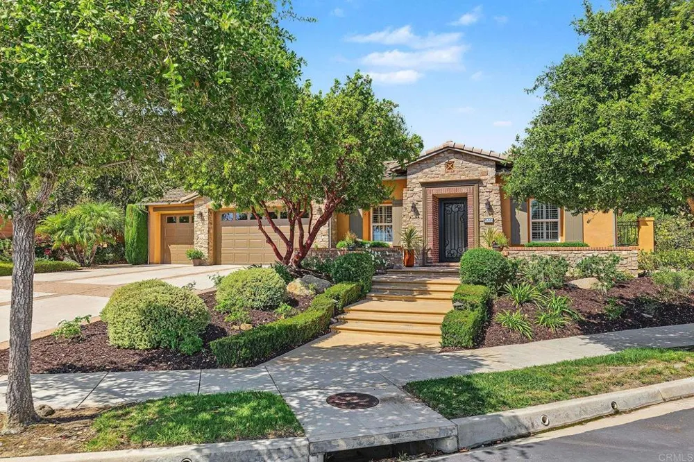 6936 SITIO CORDERO Carlsbad, CA 92009