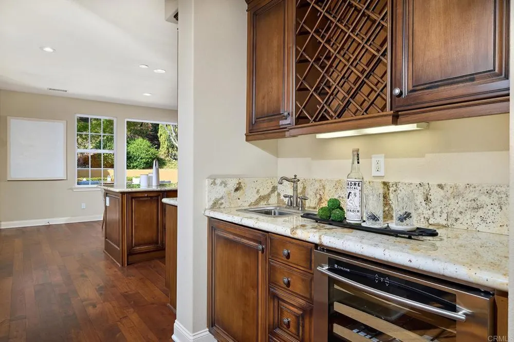 6936 SITIO CORDERO Carlsbad, CA 92009