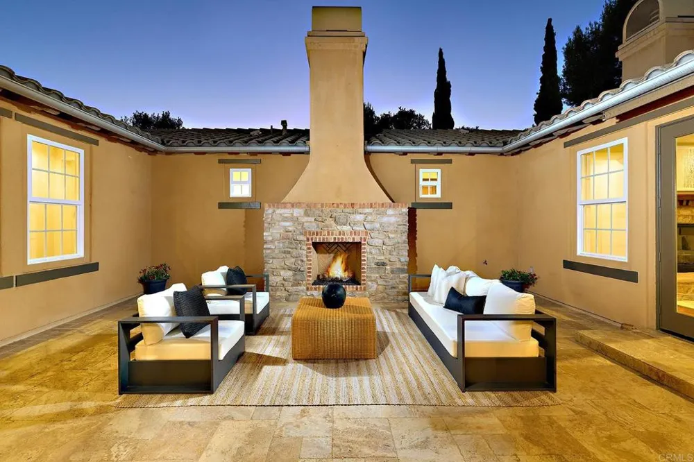 6936 SITIO CORDERO Carlsbad, CA 92009