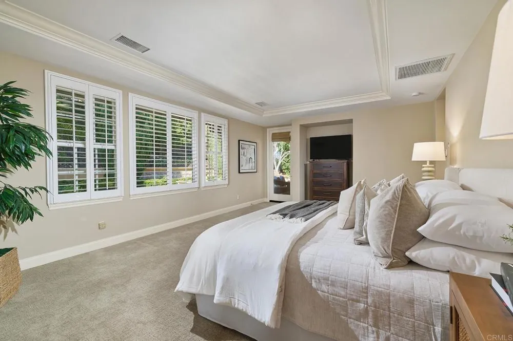 6936 SITIO CORDERO Carlsbad, CA 92009