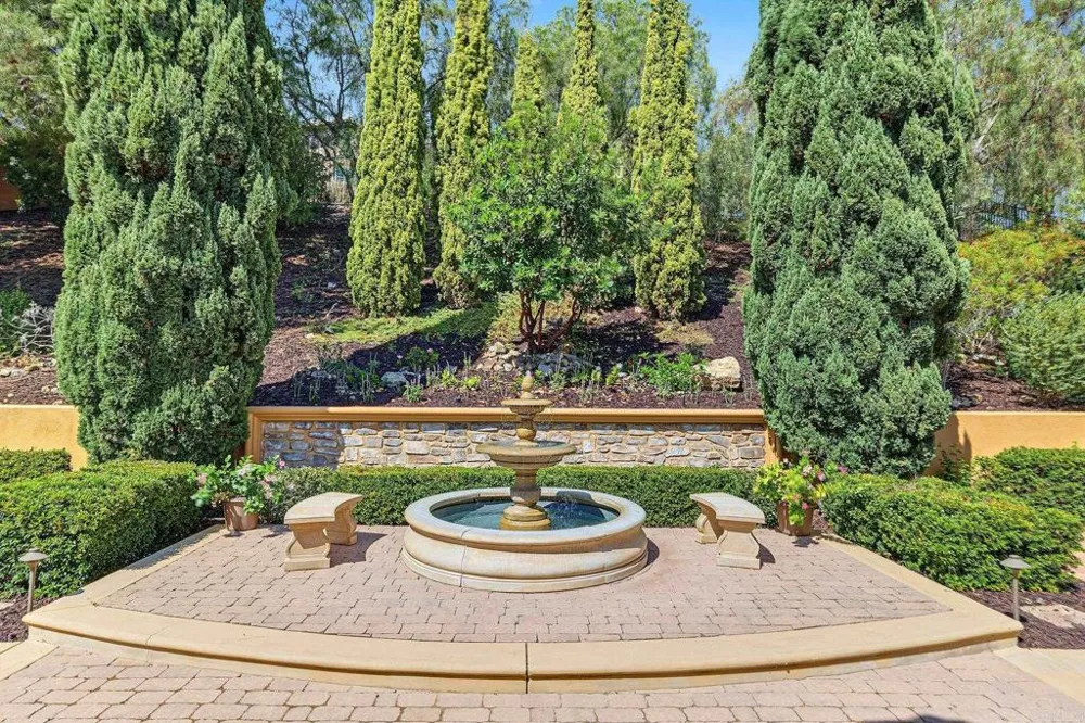 6936 SITIO CORDERO Carlsbad, CA 92009