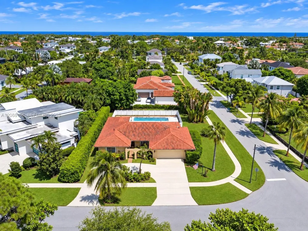 820 NE 4th Ave Boca Raton, FL 33432