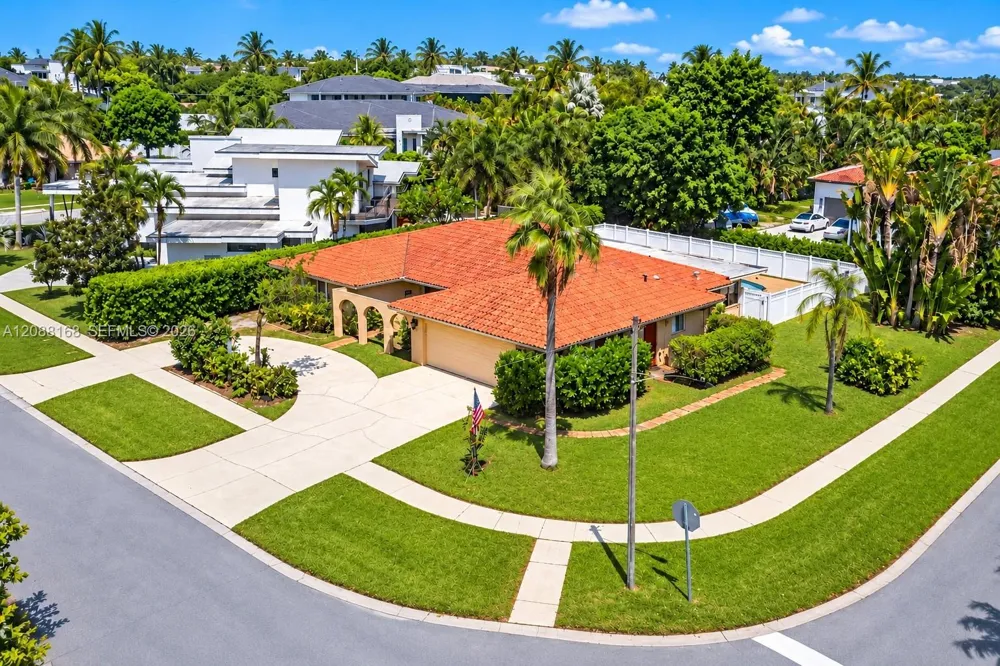 820 NE 4th Ave Boca Raton, FL 33432