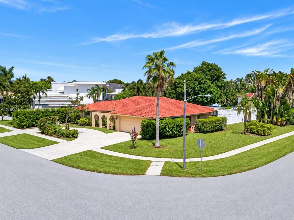 820 NE 4th Ave Boca Raton, FL 33432
