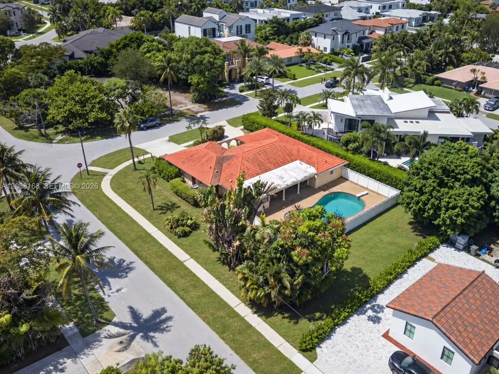 820 NE 4th Ave Boca Raton, FL 33432