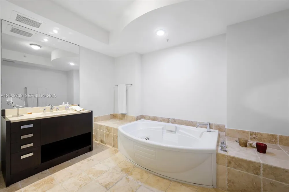 18201 Collins Ave #1006 Sunny Isles Beach, FL 33160