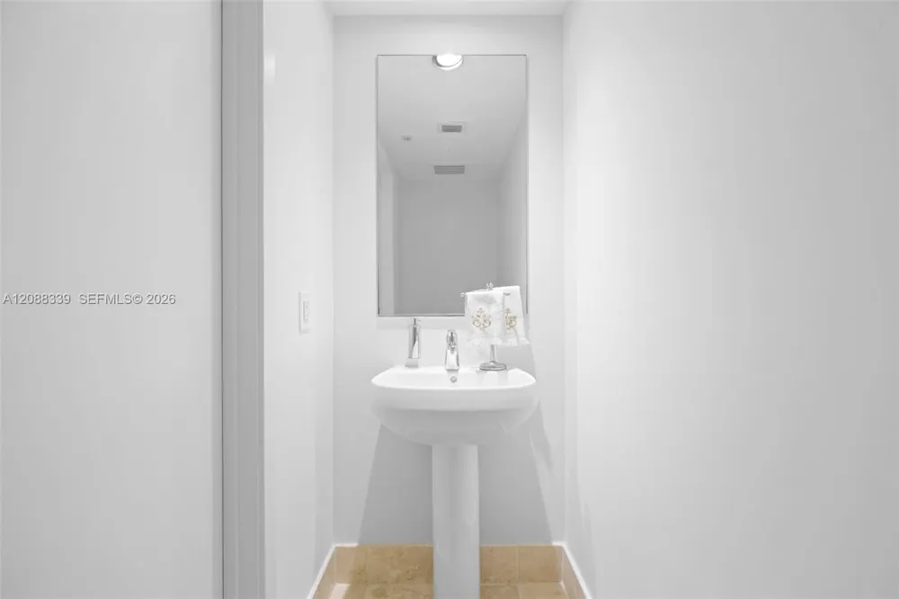 18201 Collins Ave #1006 Sunny Isles Beach, FL 33160