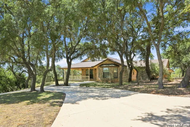 5691 CIRCLE OAK DR Bulverde, TX 78163