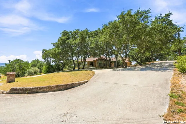 5691 CIRCLE OAK DR Bulverde, TX 78163