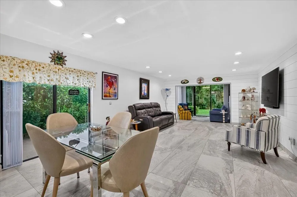 21864 Arriba Real Boca Raton, FL 33433