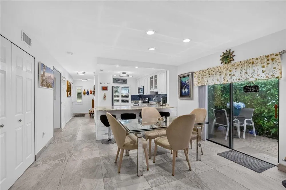 21864 Arriba Real Boca Raton, FL 33433