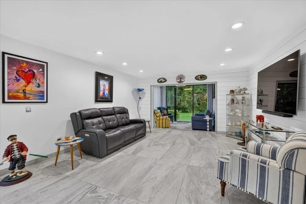 21864 Arriba Real Boca Raton, FL 33433