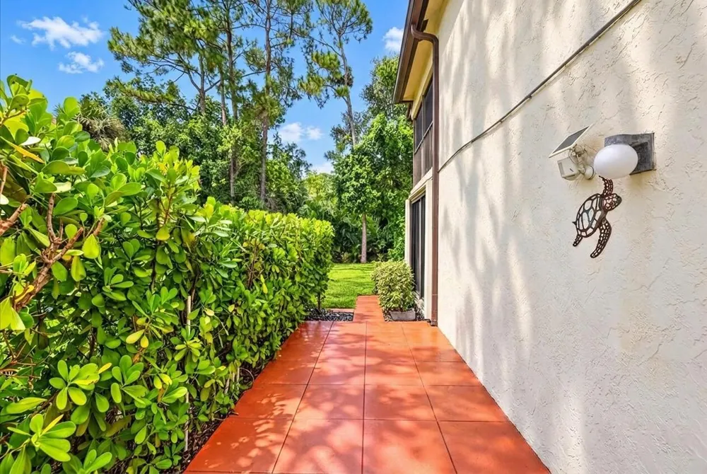 21864 Arriba Real Boca Raton, FL 33433
