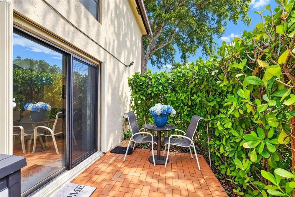 21864 Arriba Real Boca Raton, FL 33433