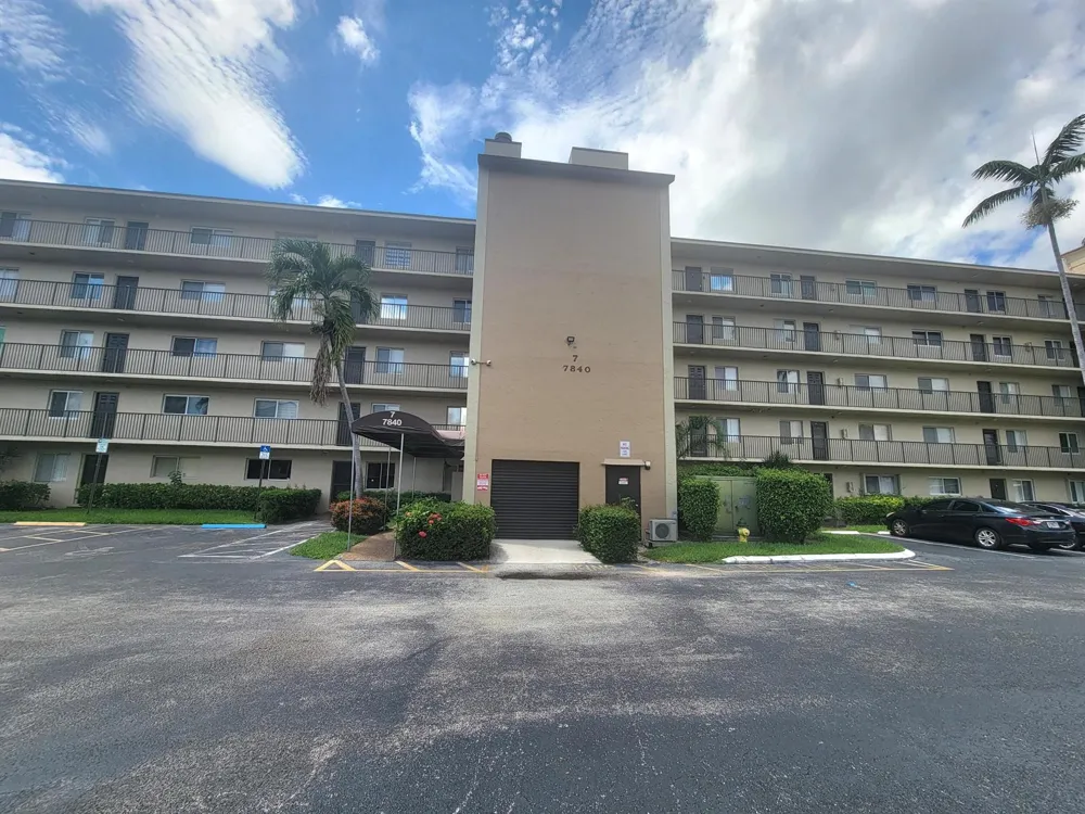 7840 NW 50TH STREET #504 Lauderhill, FL 33351
