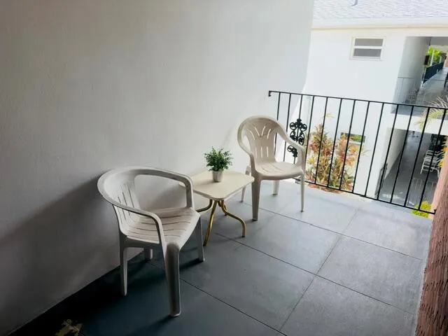1100 ATLANTIC SHORES BOULEVARD #409 Hallandale Beach, FL 33009