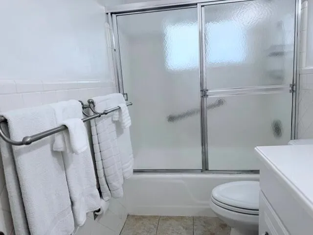 1100 ATLANTIC SHORES BOULEVARD #409 Hallandale Beach, FL 33009