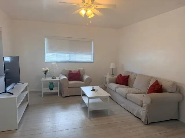 1100 ATLANTIC SHORES BOULEVARD #409 Hallandale Beach, FL 33009