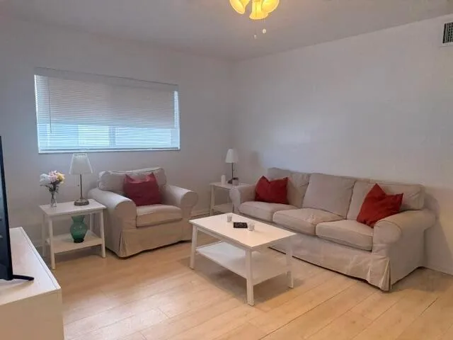 1100 ATLANTIC SHORES BOULEVARD #409 Hallandale Beach, FL 33009