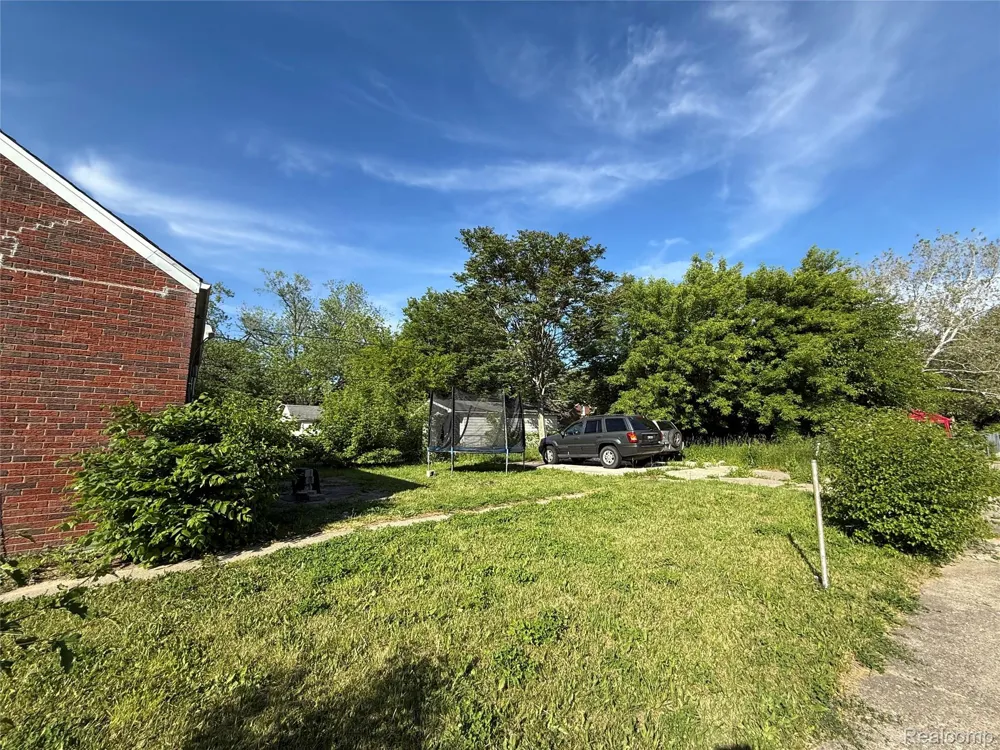 11300 Rossiter Street Detroit City, MI 48224