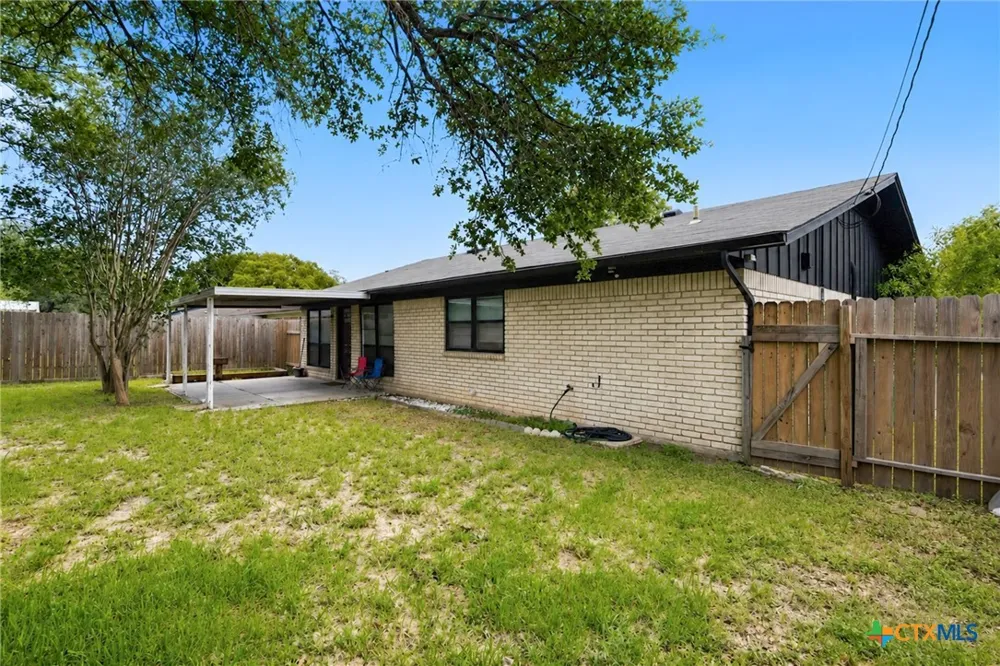 204 Timberlane Victoria, TX 77901