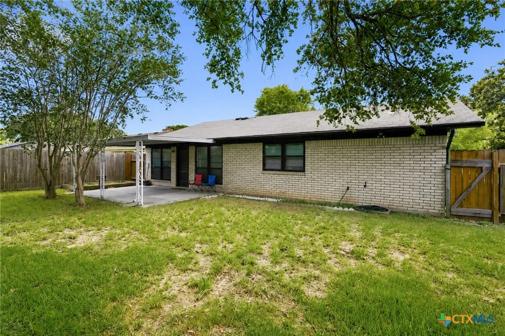 204 Timberlane Victoria, TX 77901