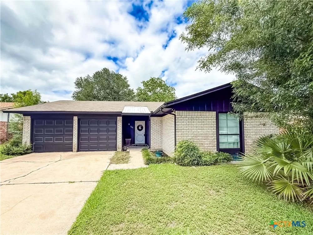 204 Timberlane Victoria, TX 77901
