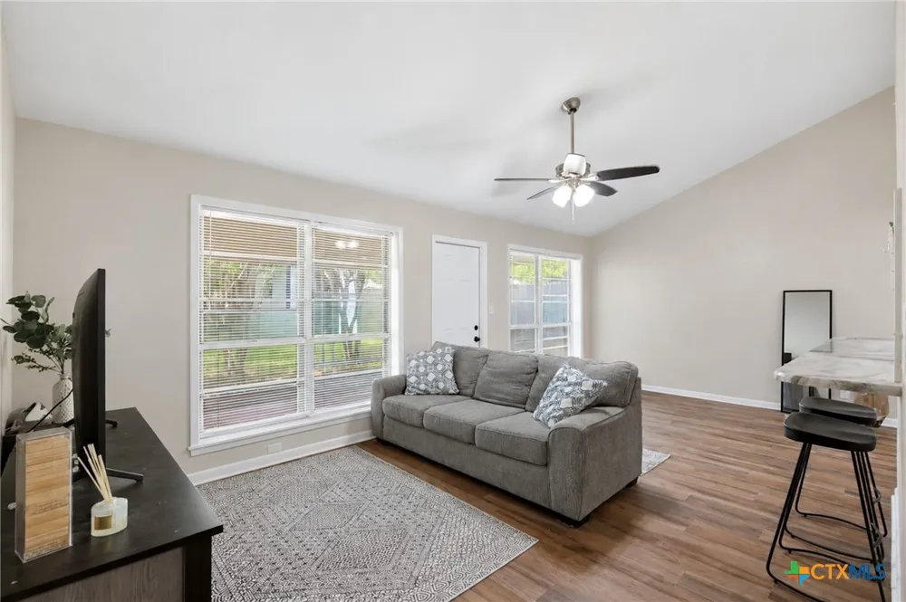 204 Timberlane Victoria, TX 77901